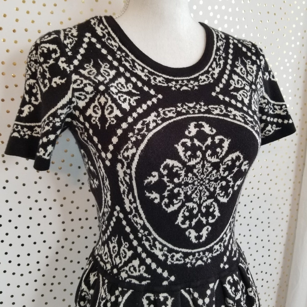 Romeo+Juliet Couture |  Intarsia Knit Dress - Picture 2 of 8